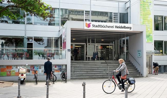 Außenansicht Stadtbücherei (Foto: Kempf) Außenansicht Stadtbücherei (Foto: Kempf)