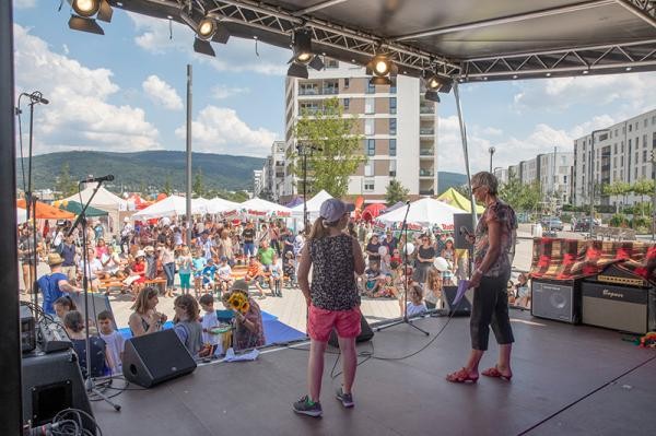 Der Stadtteilverein bringt Vereine, Schulklassen und Künstler aus der Bahnstadt und ganz Heidelberg auf die offene Bühne (Archivbild von 2018).(Foto: Buck)