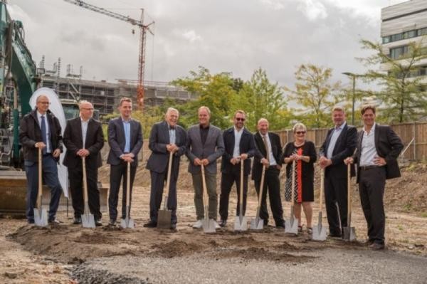 Spatenstich am SkyOne. Foto: Thilo Ross Spatenstich am SkyOne. Foto: Thilo Ross