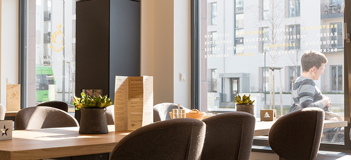 Café in der Bahnstadt (Foto: Buck)