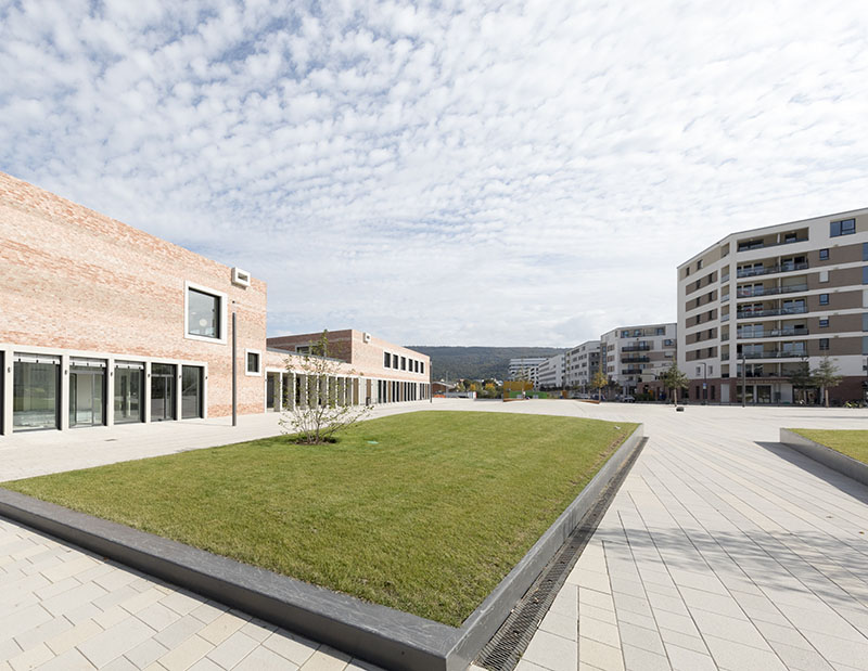 Rund um den Gadamerplatz und das neue Bildungs-, Betreuungs- und Bürgerhaus B³ im Zentrum der Bahnstadt feiern die Heidelbergerinnen und Heidelberger ihr diesjähriges Bürgerfest (Foto: Christian Buck).